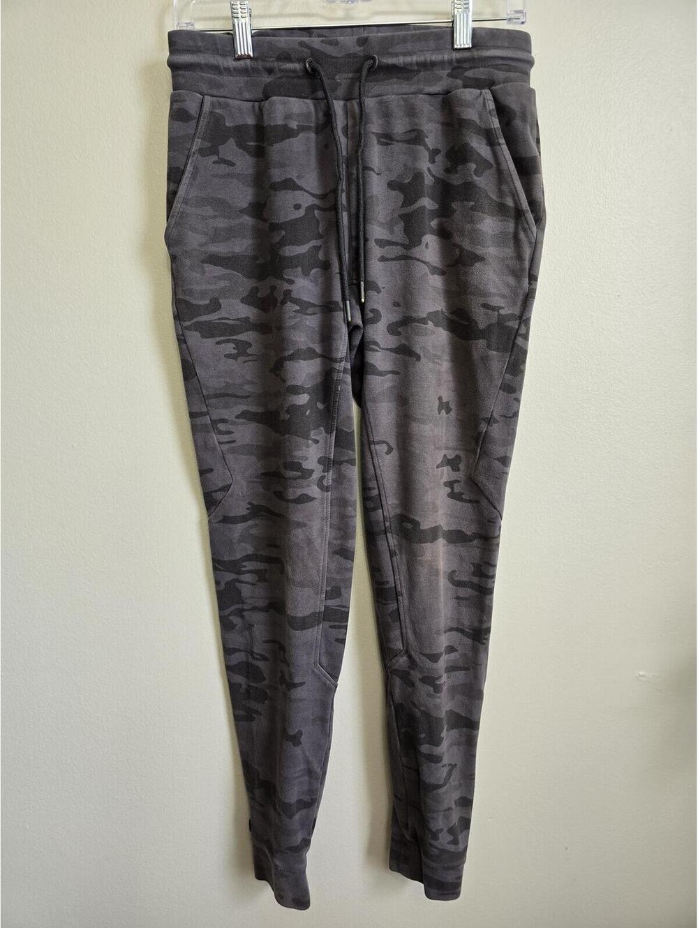 Alphalete Joggers Size L Gray Camo Tapered Sweatpants Flaw